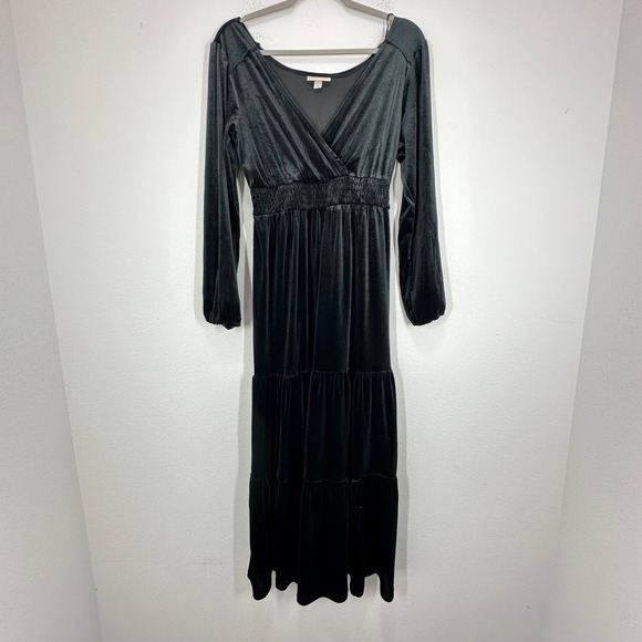 Knox Rose Black Velvet Long Sleeve Tiered Maxi Dress Size S V Neck Smocked Waist - Picture 2 of 8